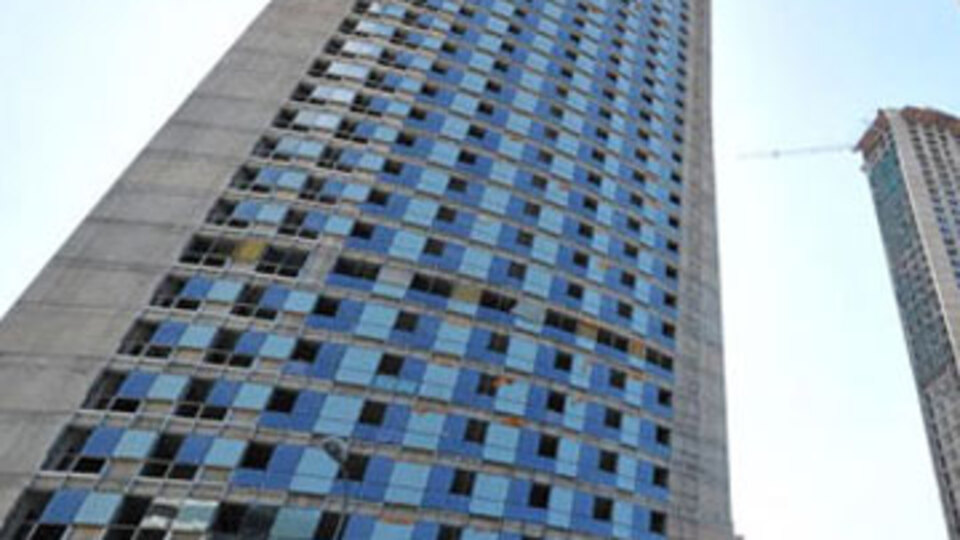 Kendi yaptığı rezidansı satın aldı