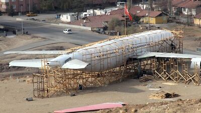 Havaalanı olmayan kente uçak geldi!