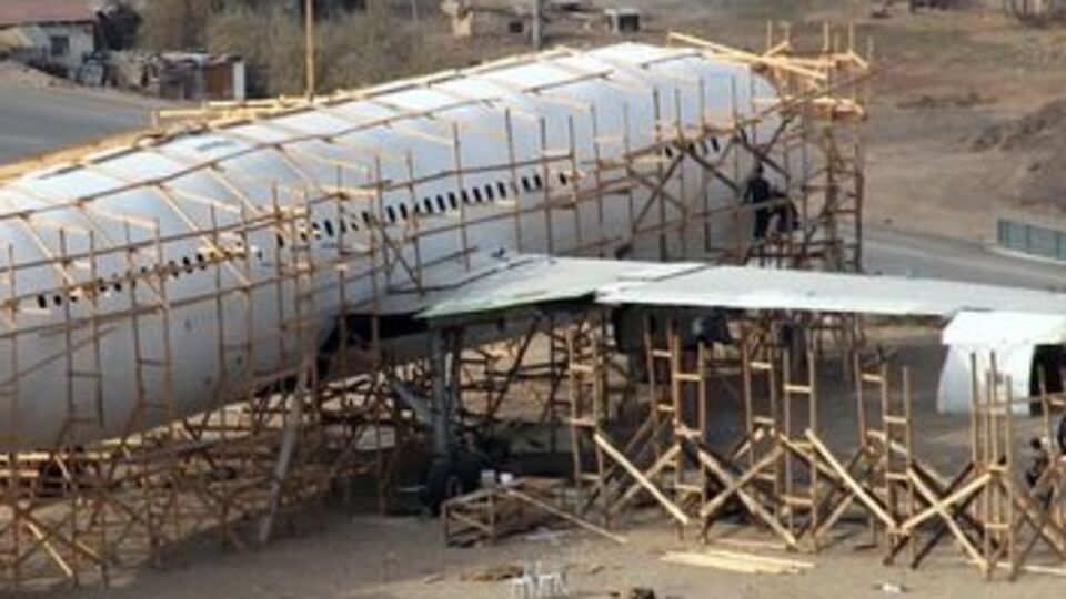 Havaalanı olmayan kente uçak geldi!