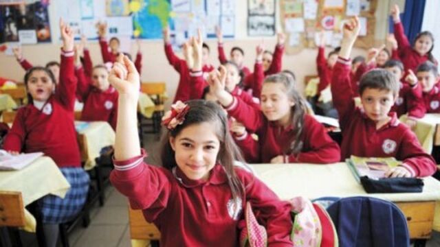 Öğretmenler borç içinde!