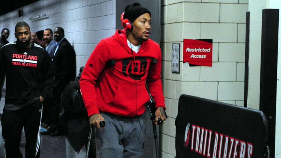 Derrick Rose sezonu kapattı