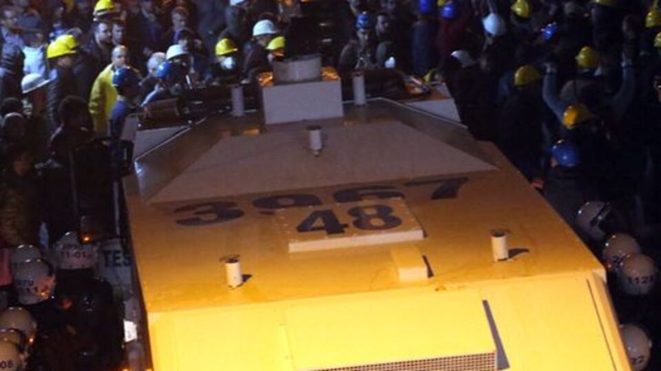 Milas'ta eylem yapan gruba polis müdahalesi