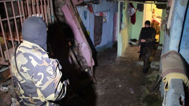 Uyuşturucu tacirlerine şafak operasyonu