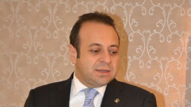 "Başım neden mi öne eğik"