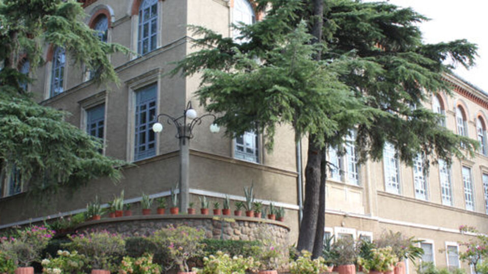 Ruhban Okulu için cami şartı