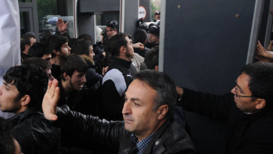 Marmara Üniversitesi karıştı