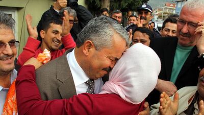 Başkan ağlaya ağlaya tahliye oldu