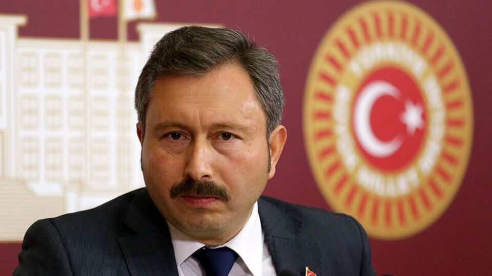 AK Partili o vekil istifasını TBMM'ye sundu