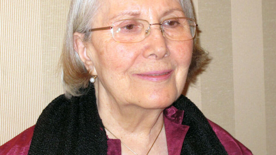 Ünlü yazara dolandırıcı şoku!