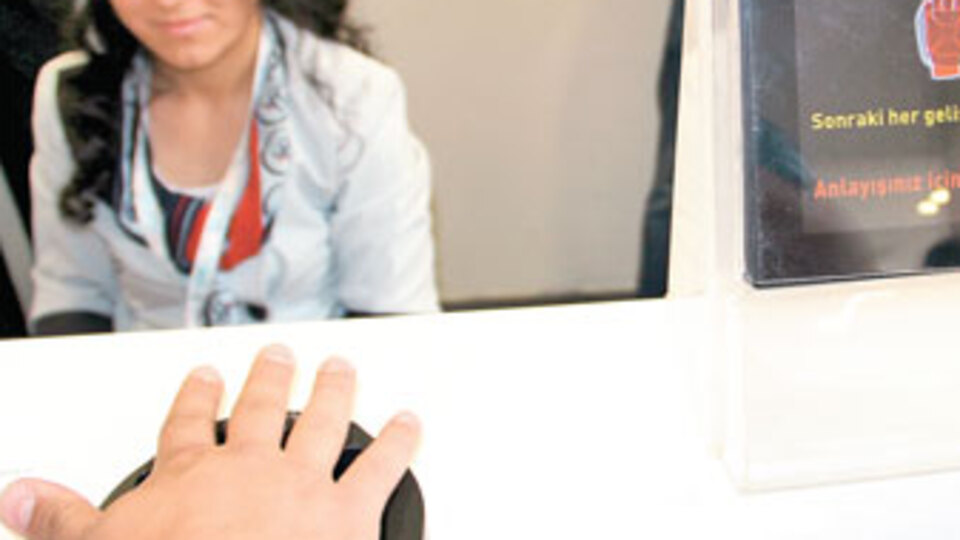 Avuç içi damar izi uygulaması fişleme midir?