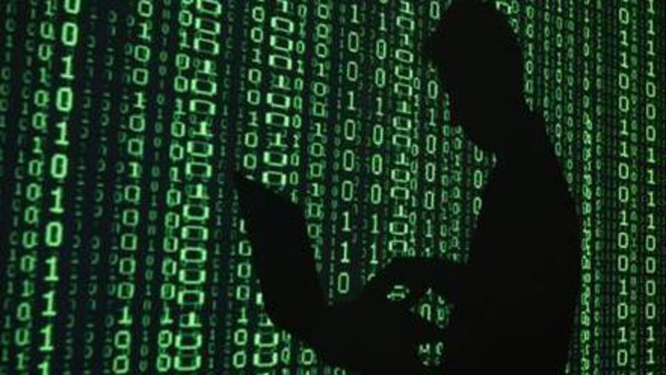 Hergün telefon görüşmesi kaydediyorlar