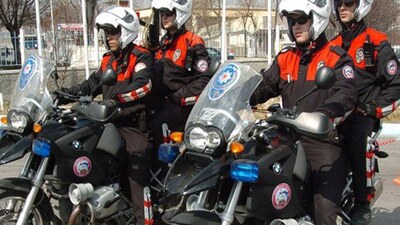 Yunuslar İstanbul'da motorlardan iniyor