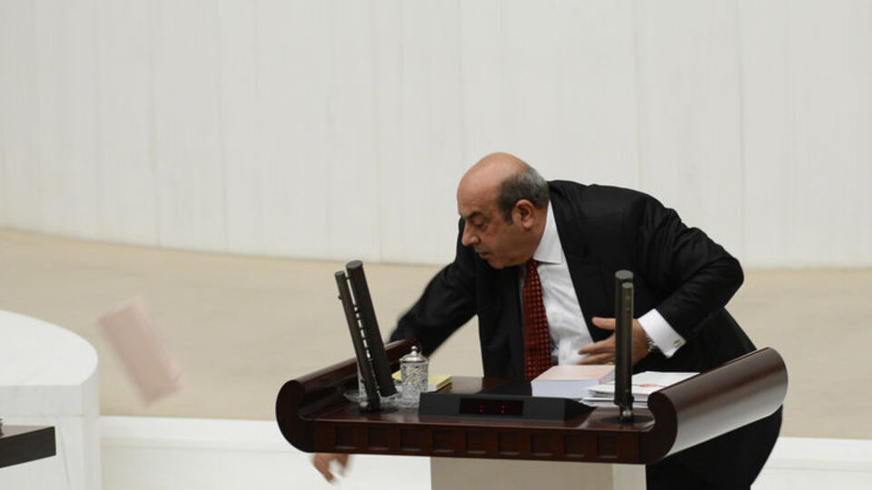 Meclis'te gergin anlar!