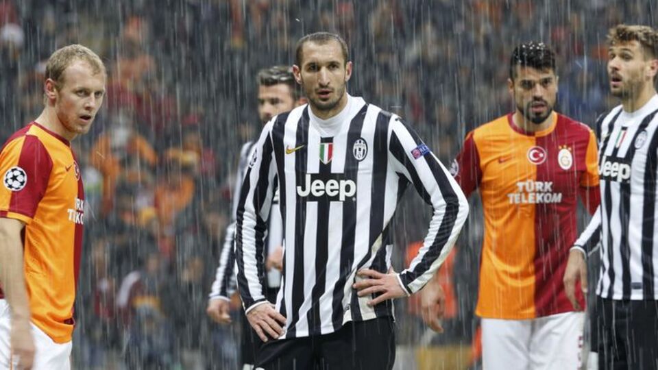 Juventus sokakta kaldı!