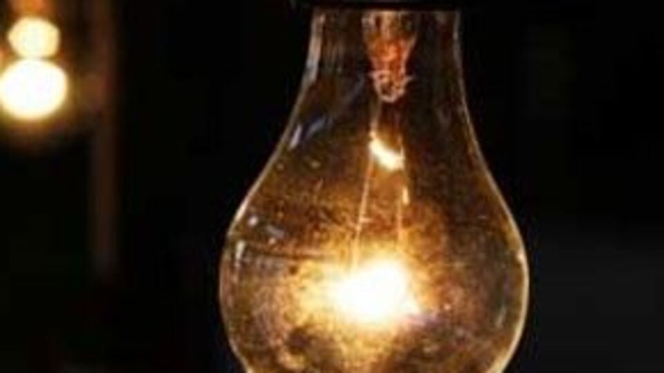 Esenyurt'ta elektrik kesintisi protesto edildi