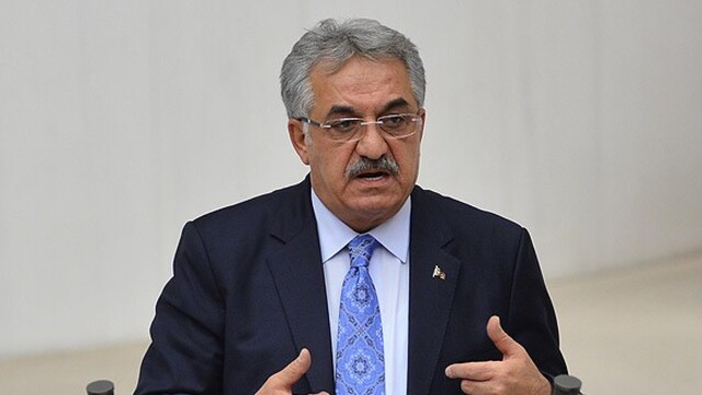 "Yurtdışı çıkış harcı kaldırılabilir"