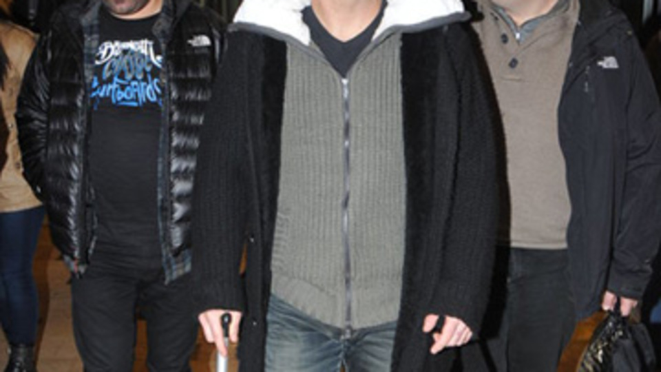 Ameliyat oldu sahneye çıktı