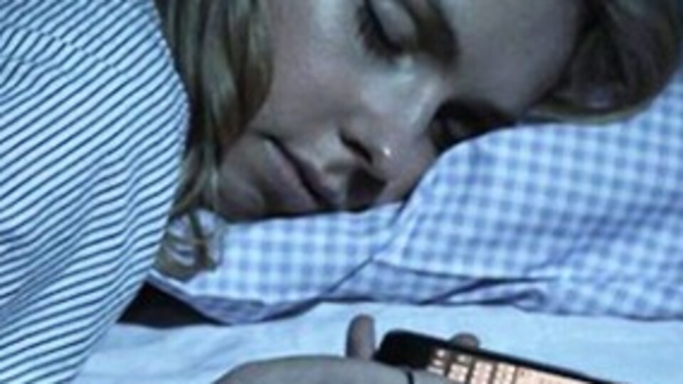 Yastık altına telefon koymayın!