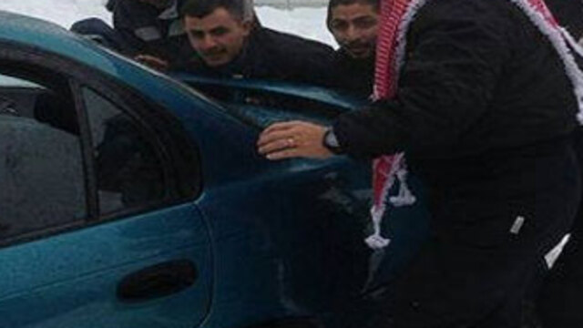 Kral arabasını böyle itti