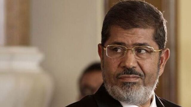 Mursi ve İhvan yetkilileri mahkemeye sevk edildi