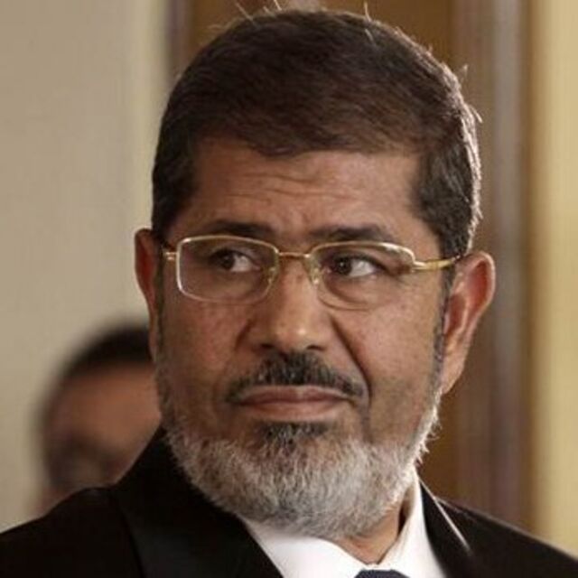 Mursi ve İhvan yetkilileri mahkemeye sevk edildi
