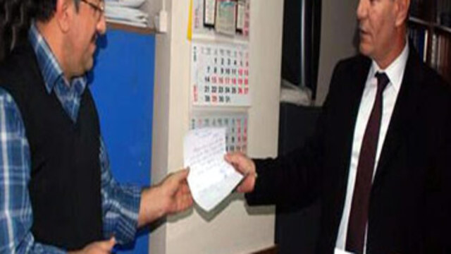 AK Partili meclis üyesi partisinden istifa etti