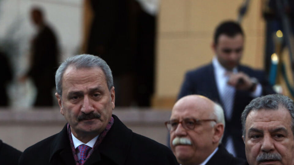 Başbakan 4 bakanla bir araya geldi