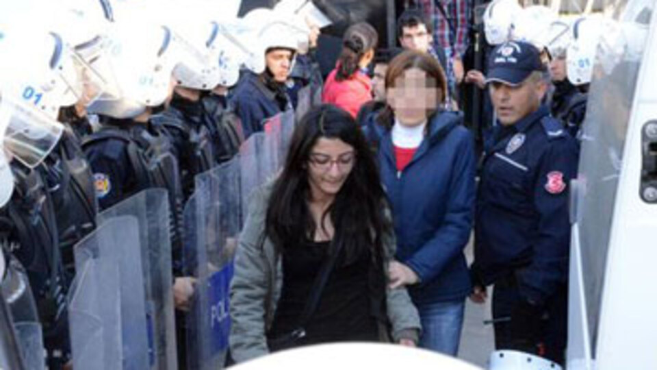 Öğrenci kavgası: 40 gözaltı