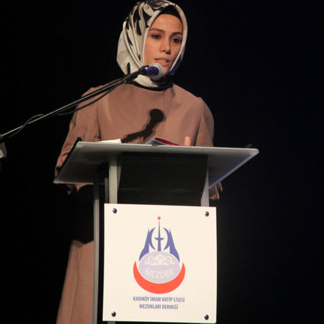 "Allah'ın rızası için hizmet etmelisiniz"