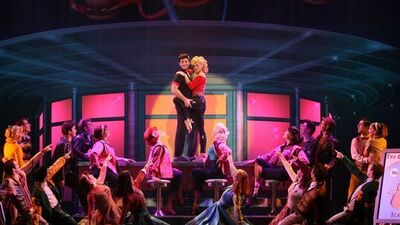 2014'te sanatla bambaşka bir insan olun