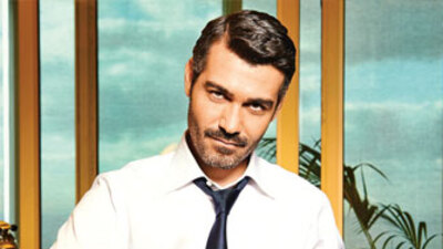 'Tiyatro için çivi çaktım, boya yaptım'