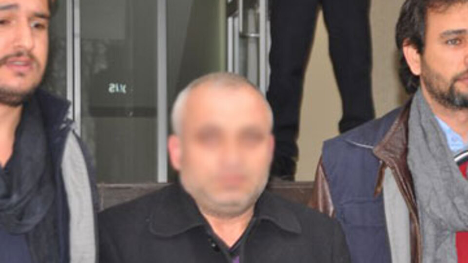 Karısını 30 yerinden bıçaklayıp polisi aradı