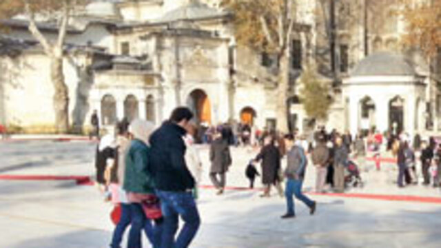 Eyüp Sultan Camii'nde bir garip manzara