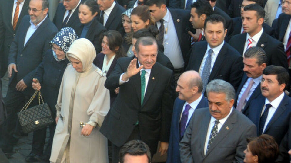 Ayakkabı kutusu gösteren kadına gözaltı!