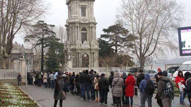 Dolmabahçe'de noel kuyruğu!