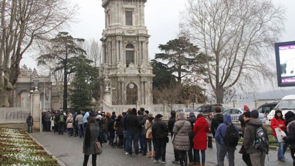 Dolmabahçe'de noel kuyruğu!