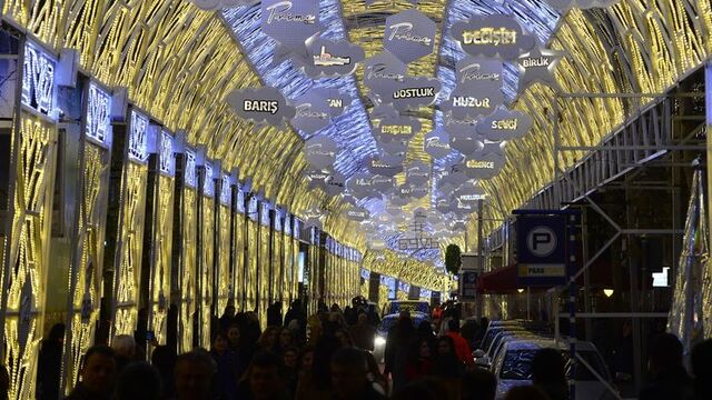 Yılbaşı gecesi kim nerede eğleniyor?