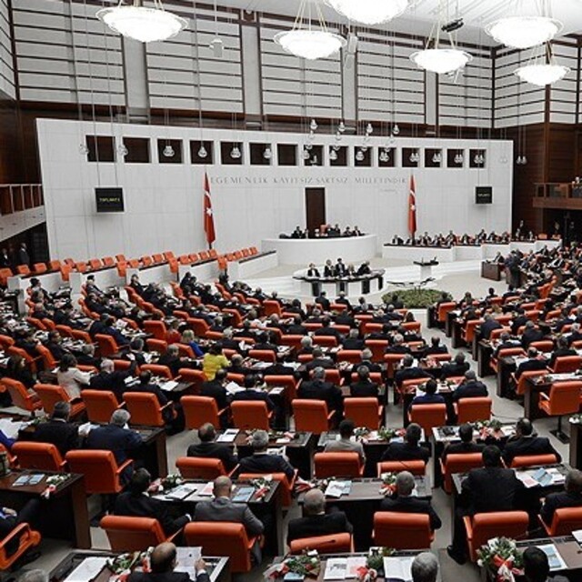 "Tam gün" yasalaştı