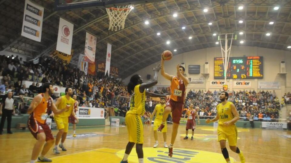 G.Saray maçında olay çıktı