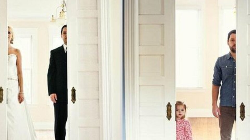 Eşini anmak için kızıyla fotoğraf çektirdi