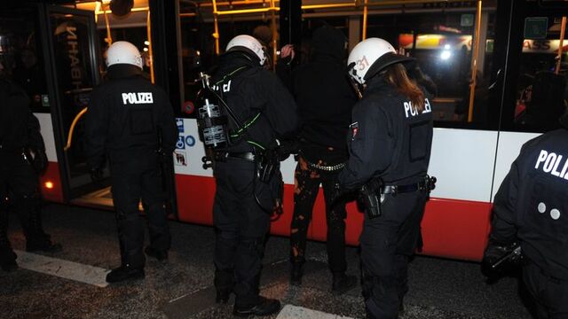 Hamburg'ta ''tehlikeli bölge'' ilanı