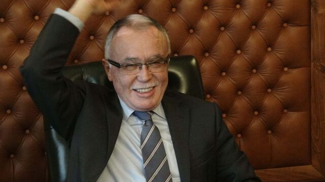 "Ebeni öperdim senin"