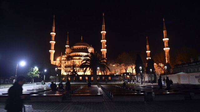 Vatandaş camilere akın etti