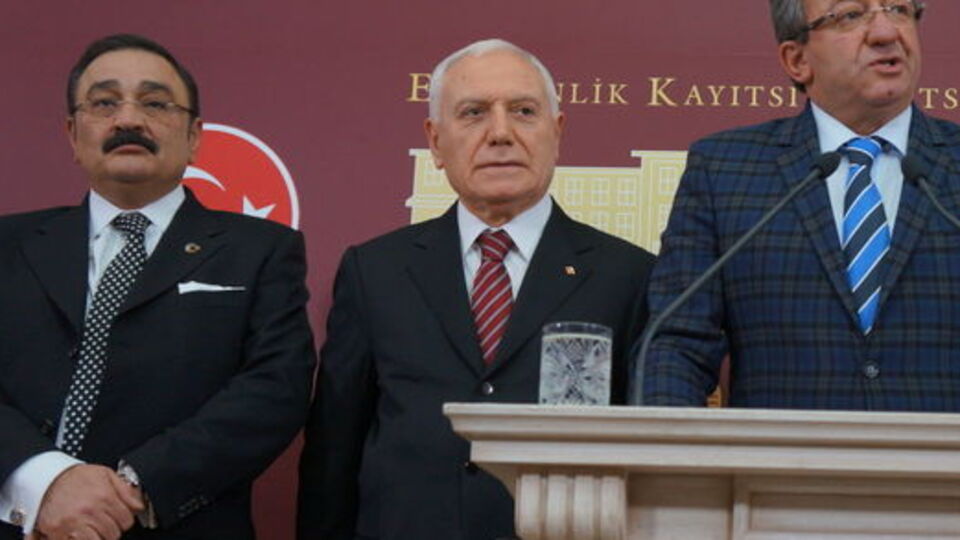 Yurtdışına çıkış yasağı olan vekiller Çiçek'le görüştü