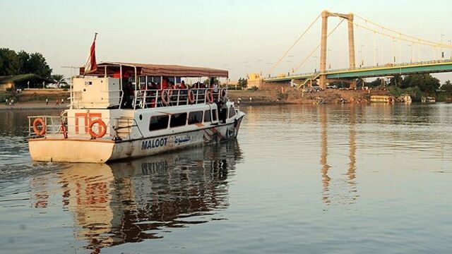 Nil Nehri'nde tekne faciası!