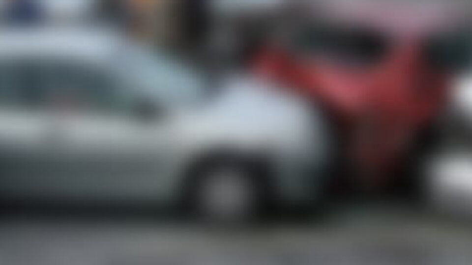Yalova'da 4 araç birbirine girdi!