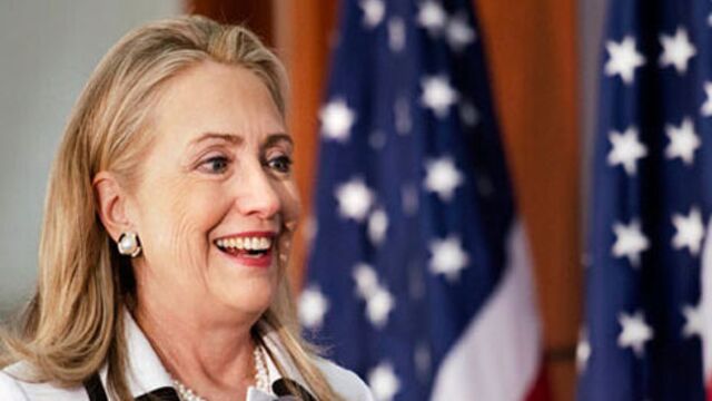 'Hillary kıyafetleri ile liderliğe hazırlanıyor'