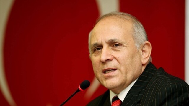 TBMM Anayasa Komisyonu'nda usul tartışması