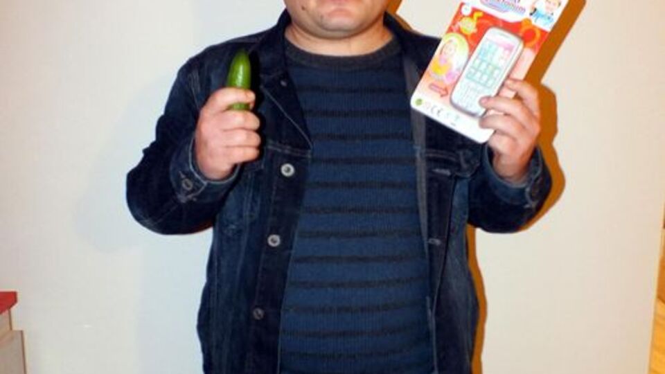 Telefon kutusundan salatalık çıktı!