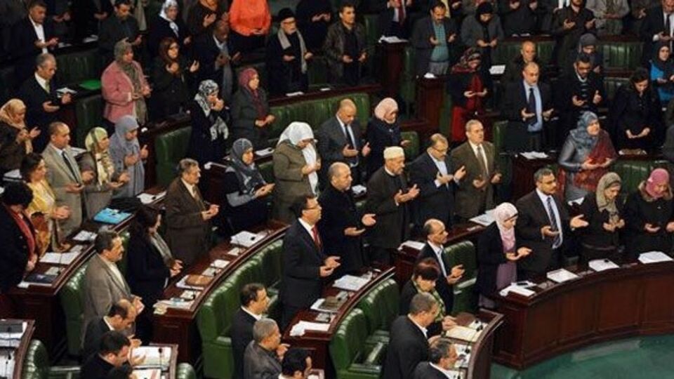 Tunus'ta yeni kabinede ilk istifa